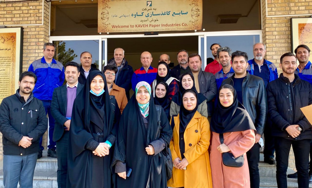بازدید اعضای انجمن علمی دانشجویی مهندسی  بهداشت حرفه‌ای دانشگاه تربیت مدرس از کارخانه کاغذسازی کاوه