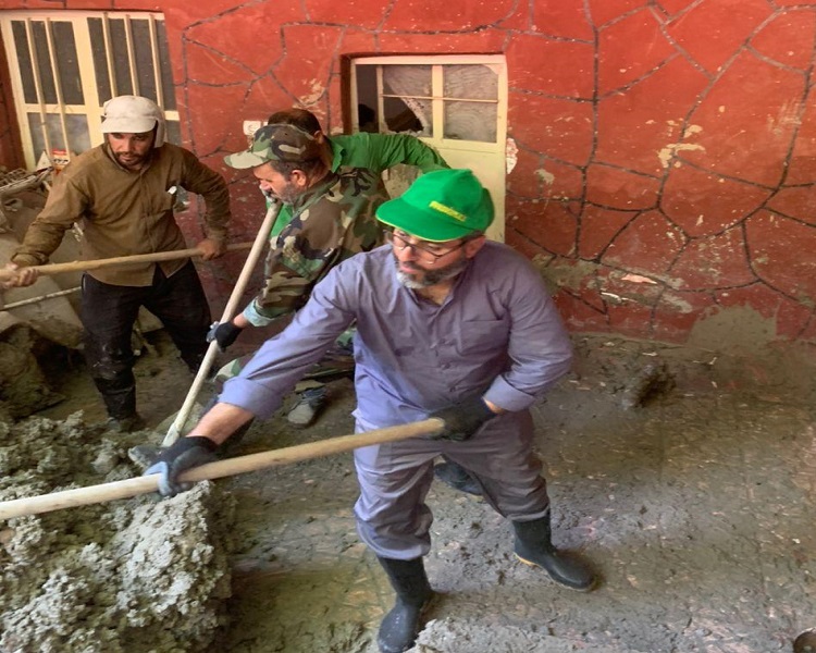 اعزام گروه جهادی بسیج کارکنان دانشگاه به مناطق سیل زده فیروزکوه