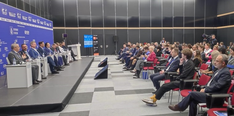 شرکت نماینده دانشگاه تربیت مدرس در همایش بین المللی بریکس پلاس