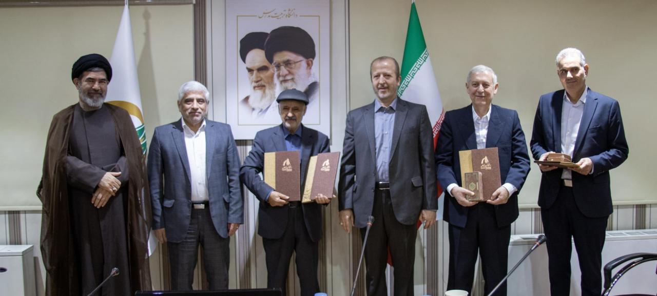 تقدیر از هیأت رییسه پیشین و سرآمدان علمی دانشگاه 